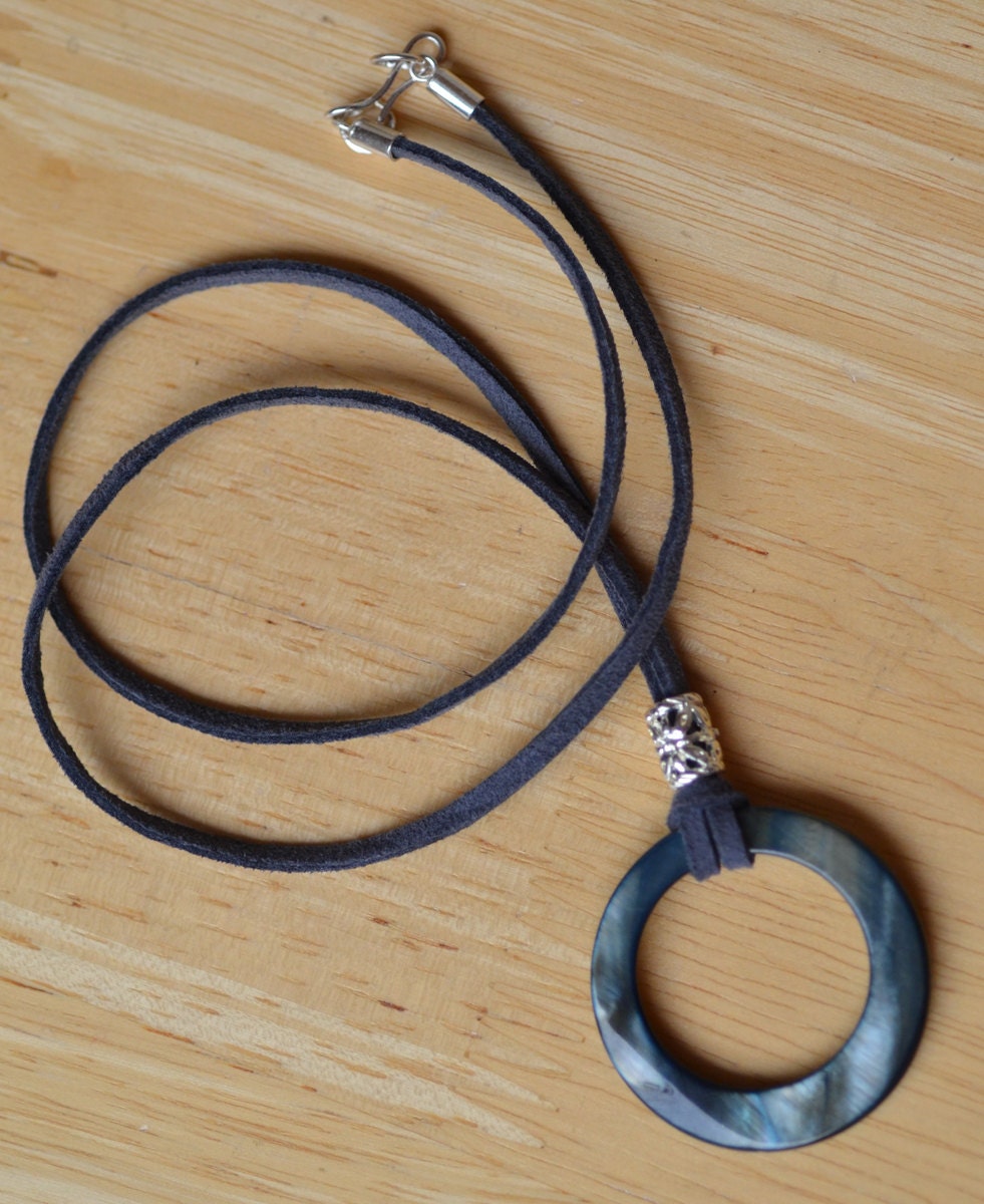 Eyeglasses Holder Necklace. Mother of Pearl Loop Leather