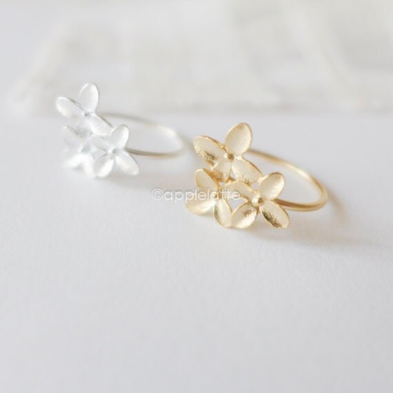 three petal ring leaf ring flower ring in gold or by applelatte