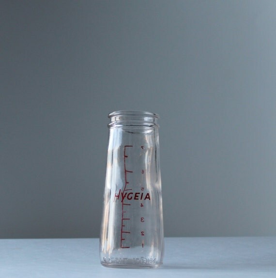 Items similar to Hygeia baby bottle. Made in the USA, US PAT 1733184 on