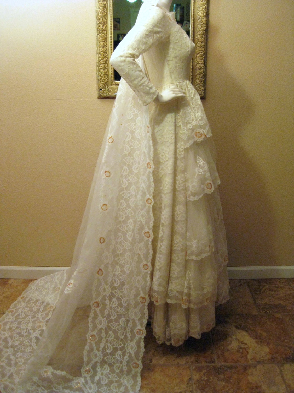 Vintage 1950s Wedding Dress. Ivory Spanish by Moxie2RunwayVintage