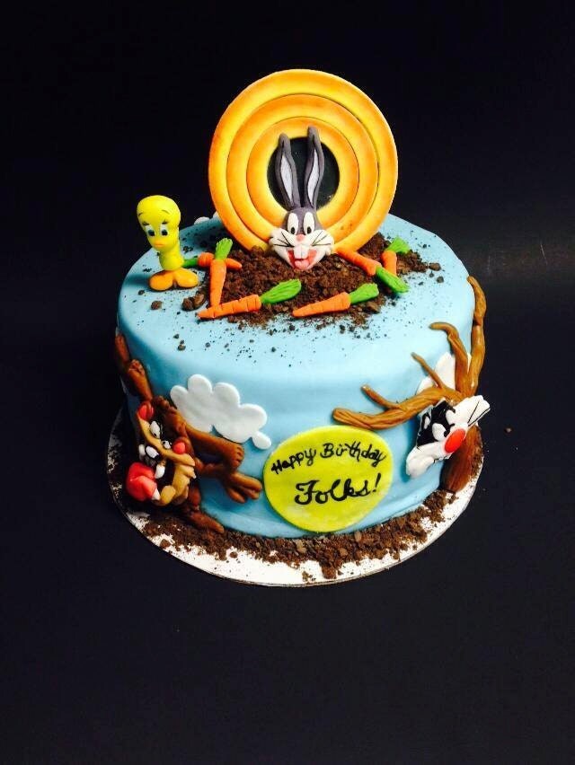 Looney Tunes Inspired Cake Kit