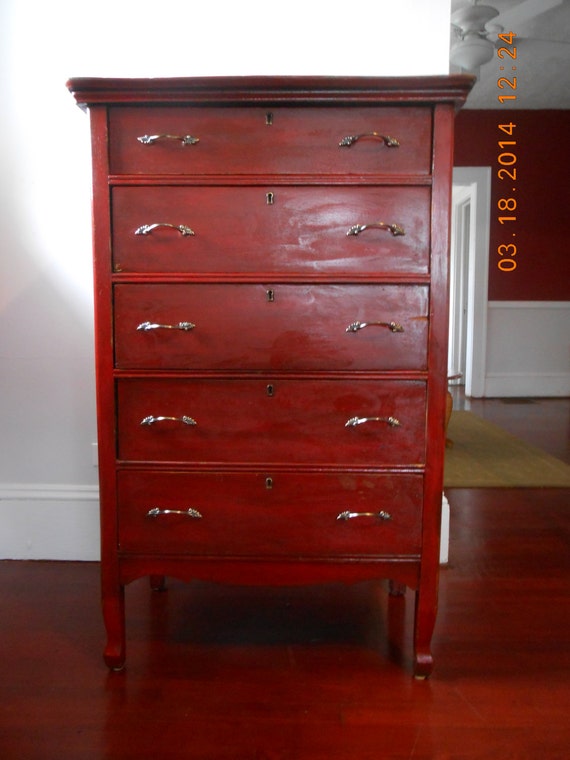 Items similar to 1890's 1930's Vintage 5 drawer dresser skeleton key