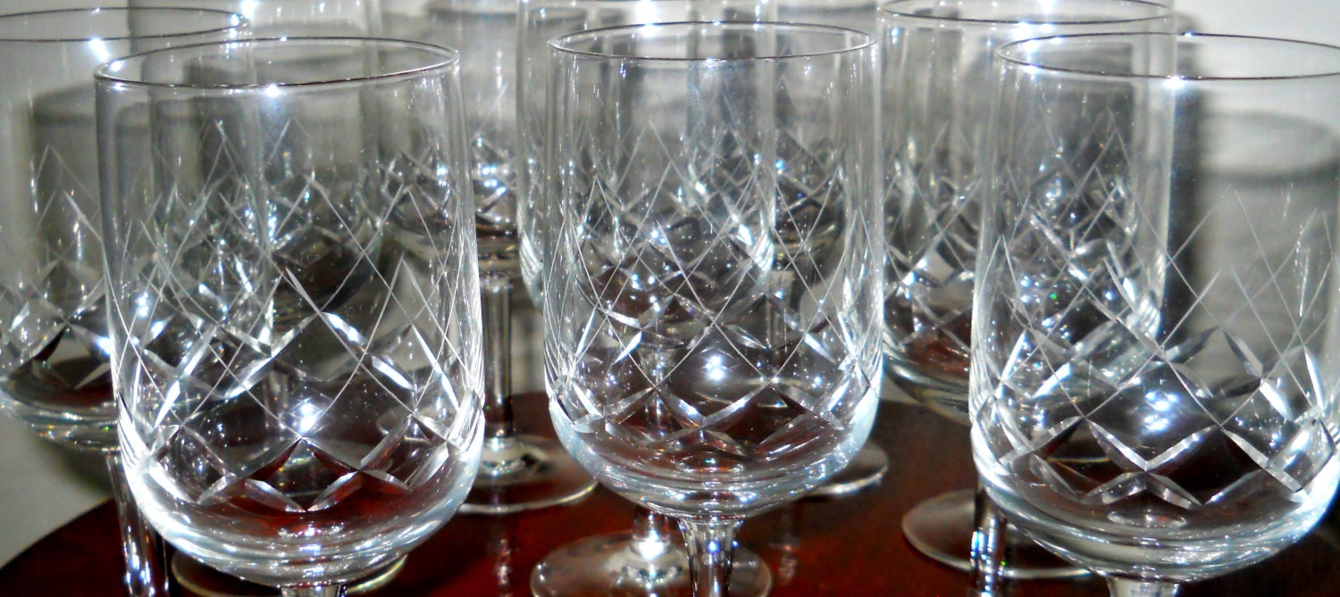 10 Beautiful Diamond Cut Crystal Wine Glasses Vintage Set Of