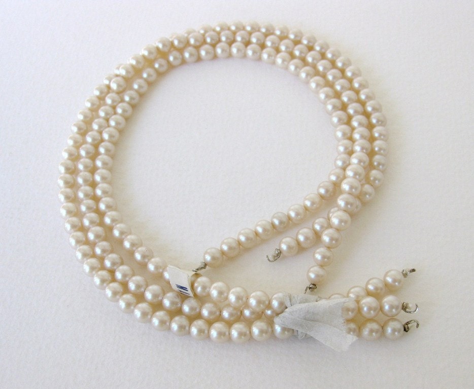 Vintage Japanese Beads Glass Pearls Ivory by BumbershootSupplies