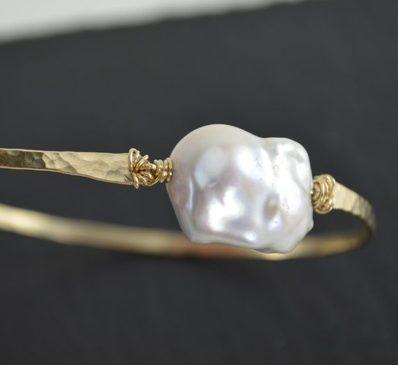 Pearl Bracelet Baroque Pearl Bracelet June Birthstone Hammered Gold ...