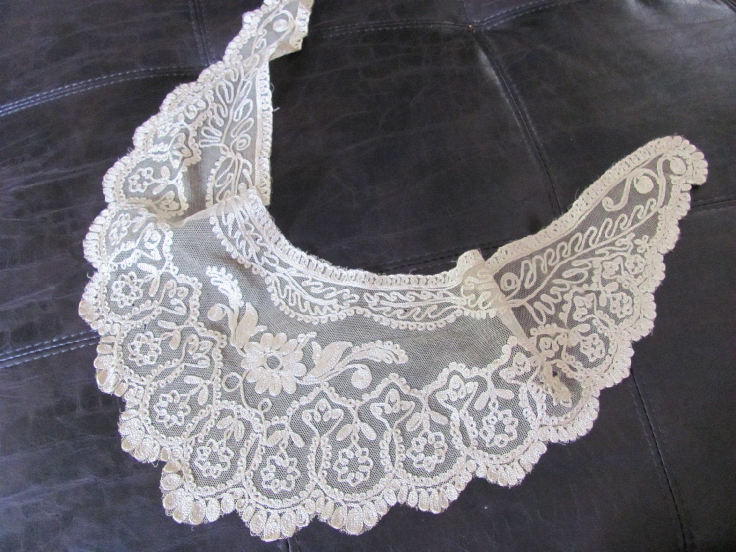 Beautiful Antique Tambour Lace Collar
