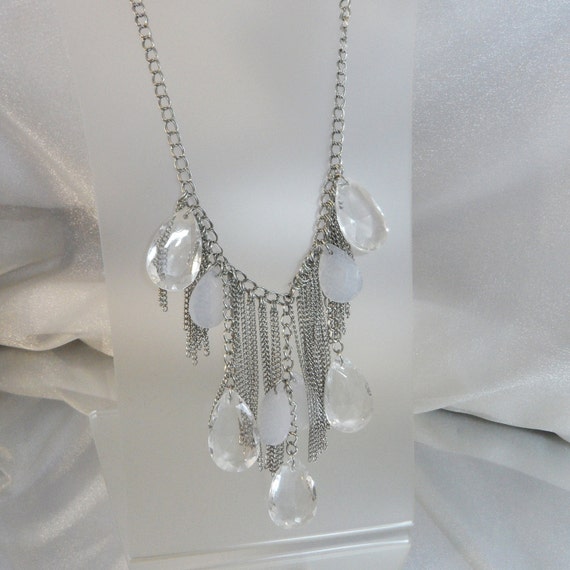 Vintage Lucite Festoon Necklace. Clear and Frosted by waalaa