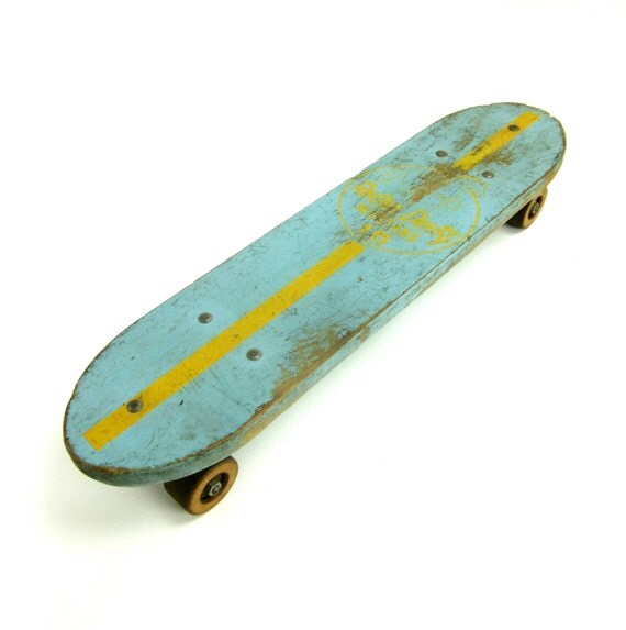 Vintage Roller Derby Mustang 15 Skateboard