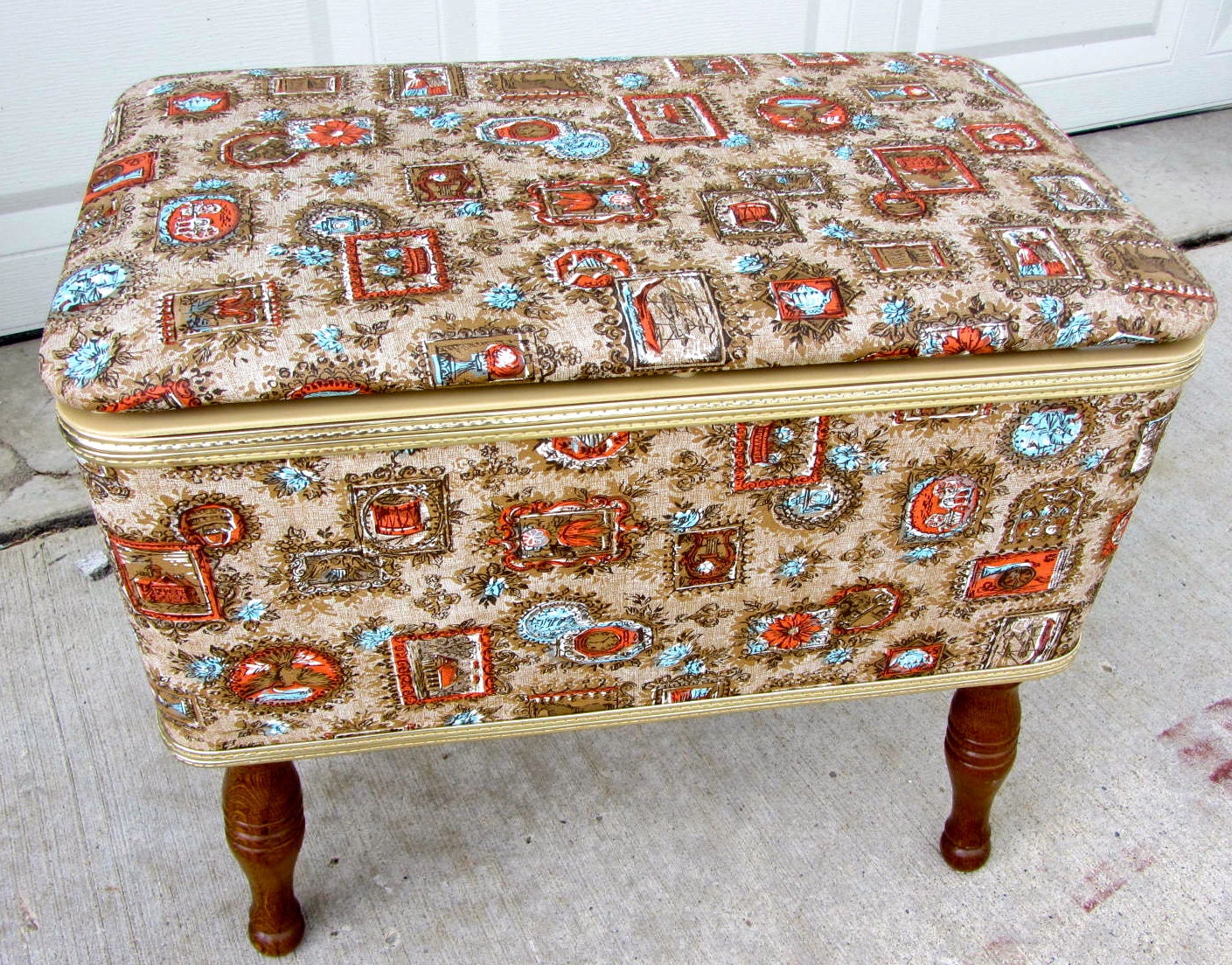 Reduced Vintage HAWKEYE BURLINGTON Sewing BASKET Footstool