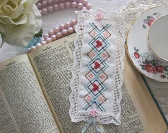 Victorian Lace Queen of Hearts Cross Stitch Book Mark-Free Shipping