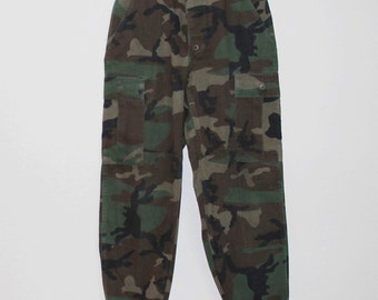 USA Military Camo Pants - Size SMALL SHORT - Excellent Condition