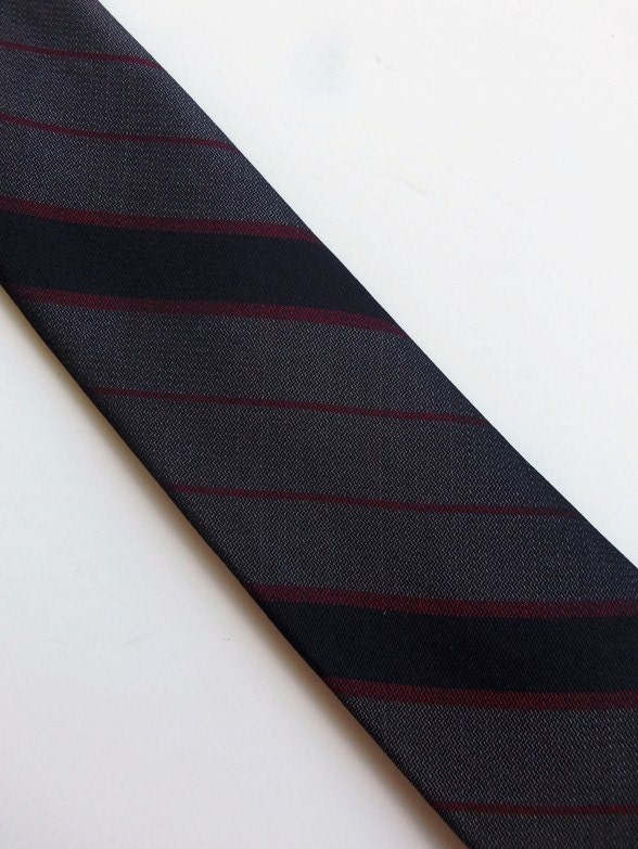 Vintage 60s Skinny Tie Necktie in Gray Silk with Black and Dark Red ...