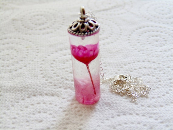 Pink daisy necklace with rose quartz