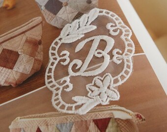 Cream White Vintage Letter B Embroidery Lace Appliques Appliques 2 pcs