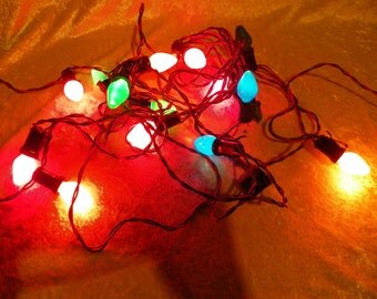 Vintage C-7-1/2 15 Bulb Christmas Lights Twisted Green/Red Wire A in Diamond Mark on Plug