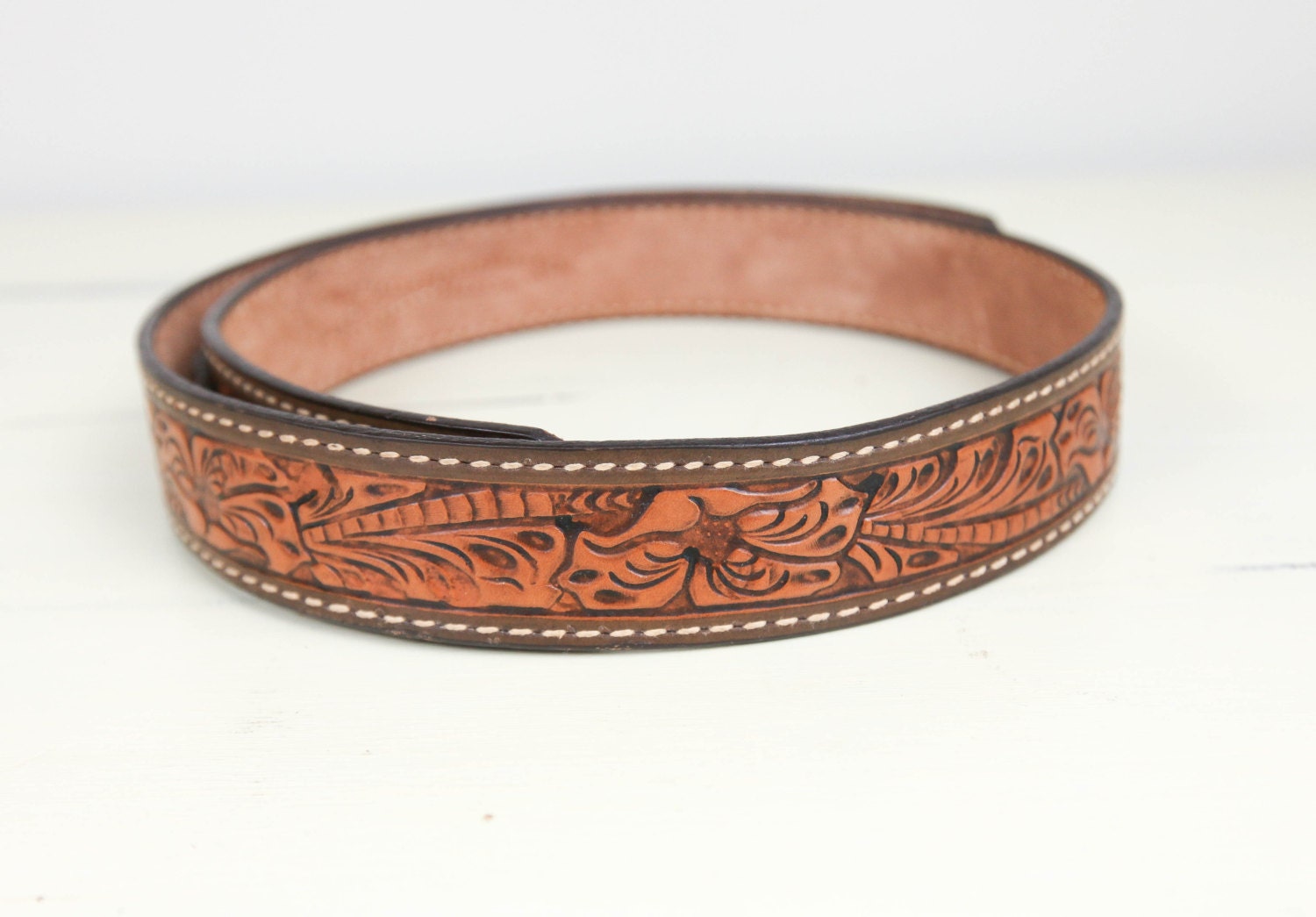 Vintage tooled leather western ranger belt tooled leaf