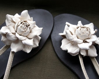 Ivory Leather Flower Shoe Clips