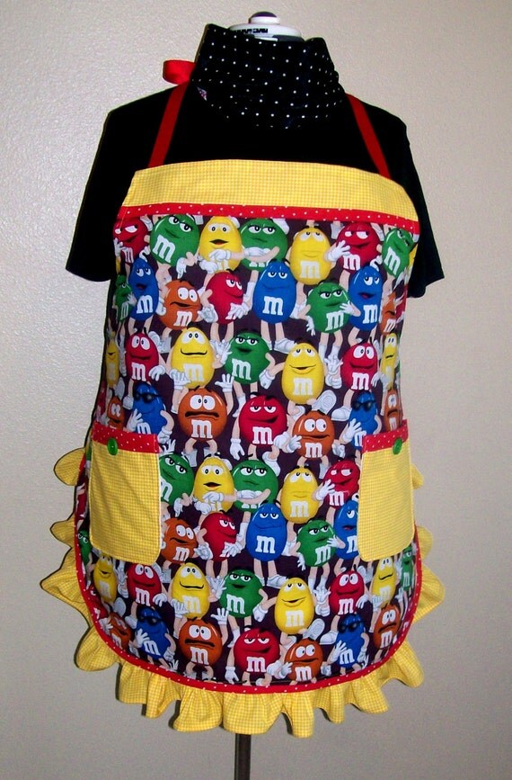 Plus Size Ruffled Retro Kitchen ApronM & M Print ApronSize