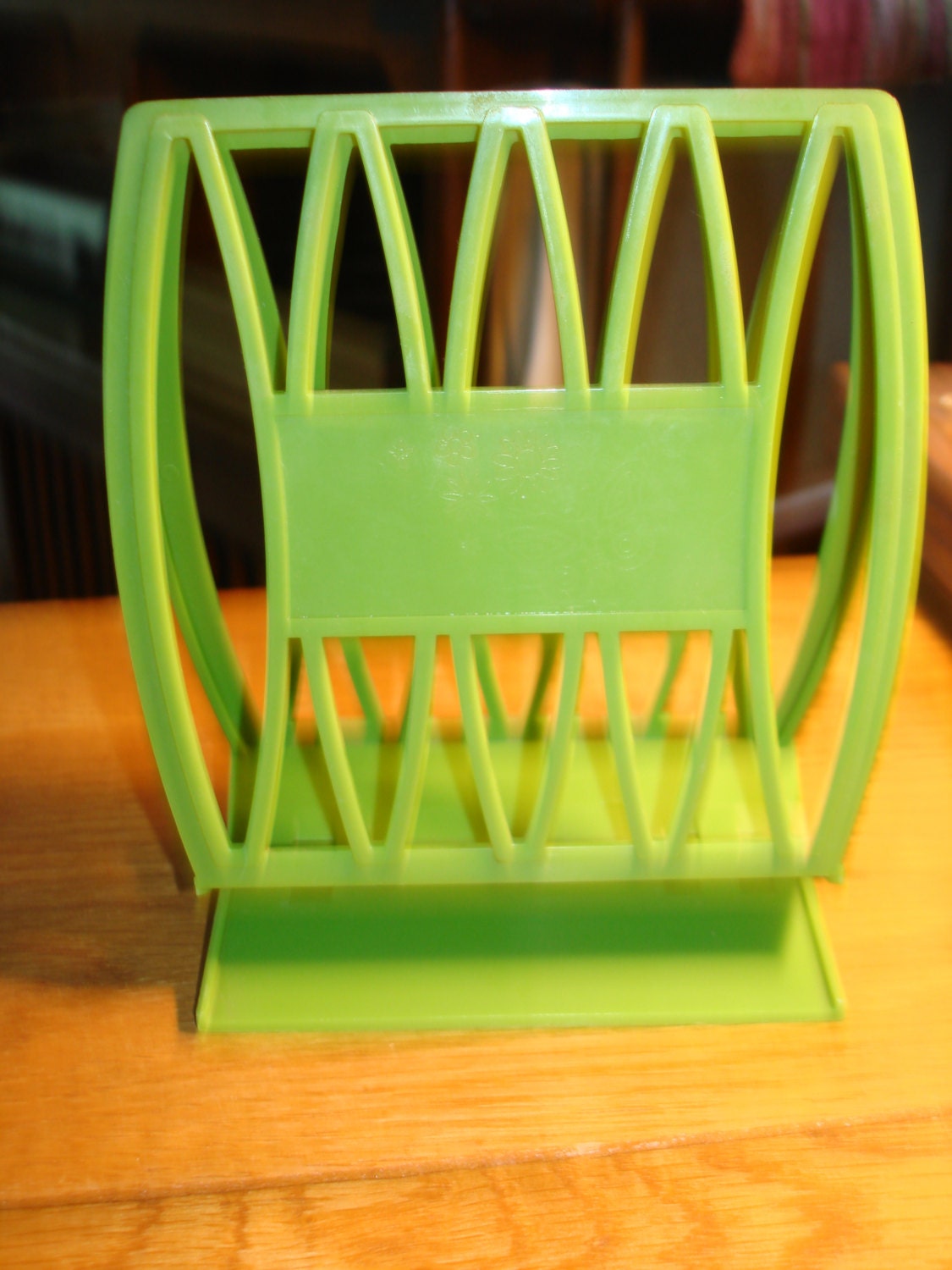 Retro Adjustable Plastic Napkin Holder Green by