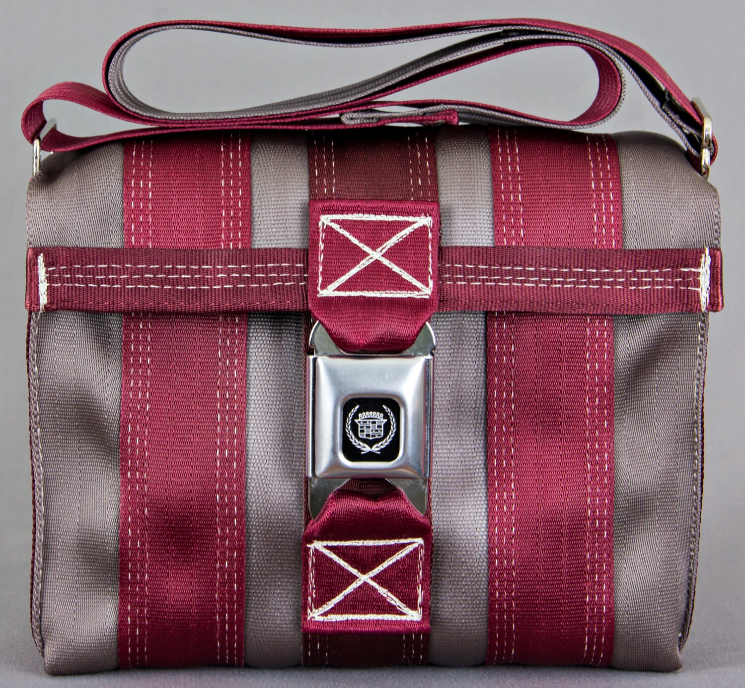 Horizontal recycled seat belt purse by SalvageGoodsTN on Etsy