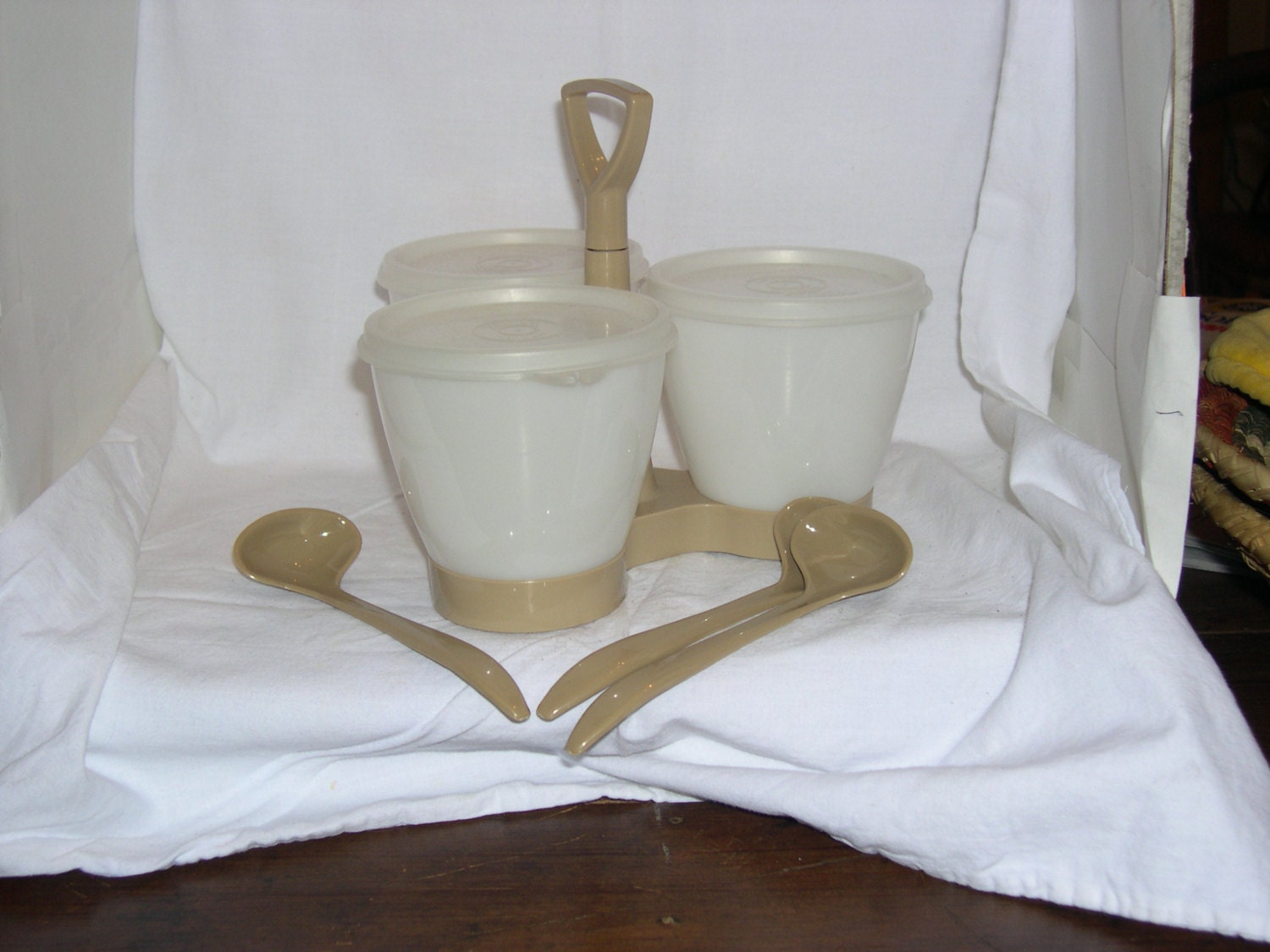Tupperware Condiment Set, Carrier, 3 lidded containers and matching