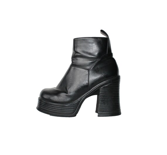 hysteria chunky platform ankle boots