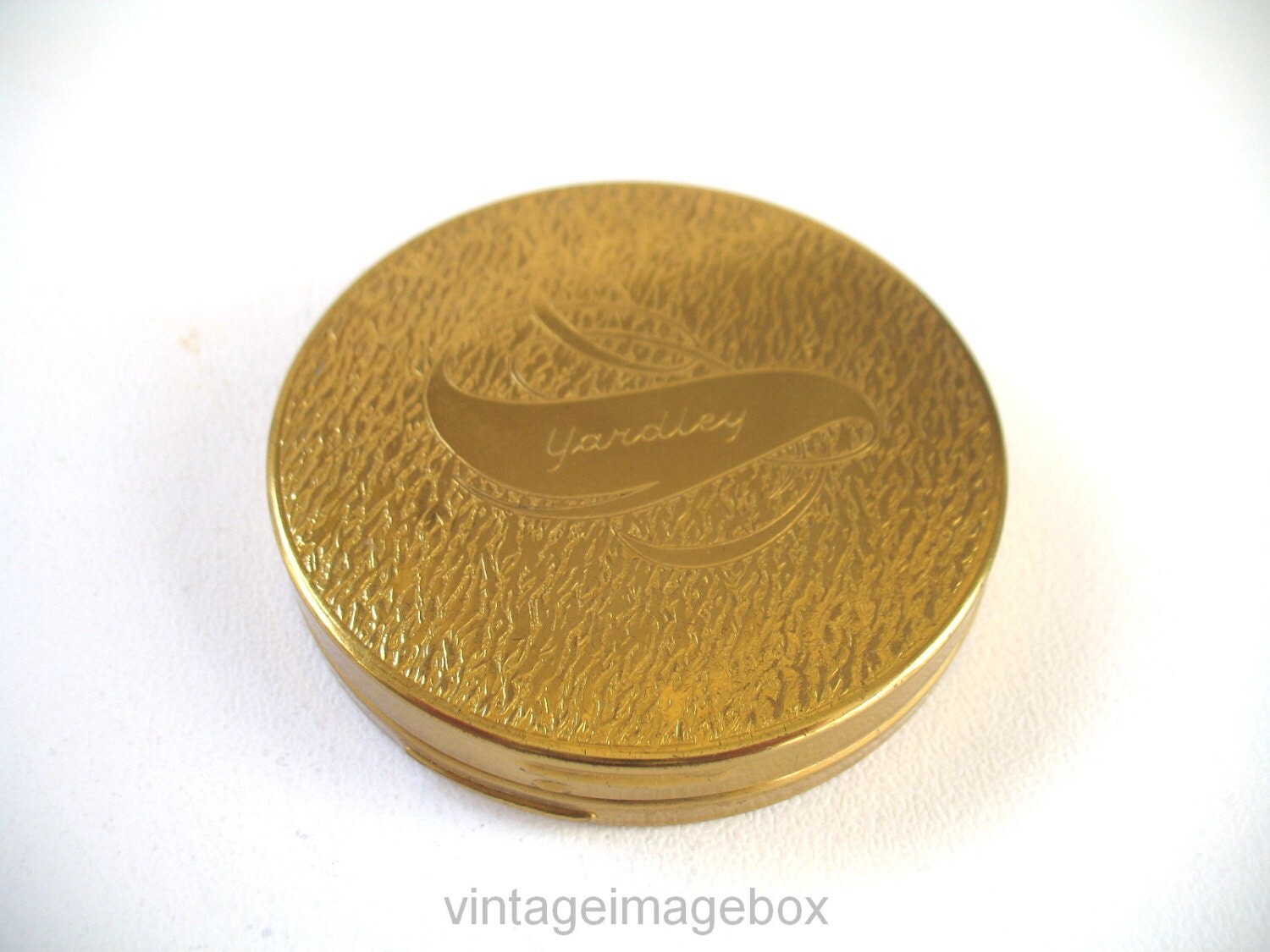 Yardley of London powder compact 'Feather Finish'