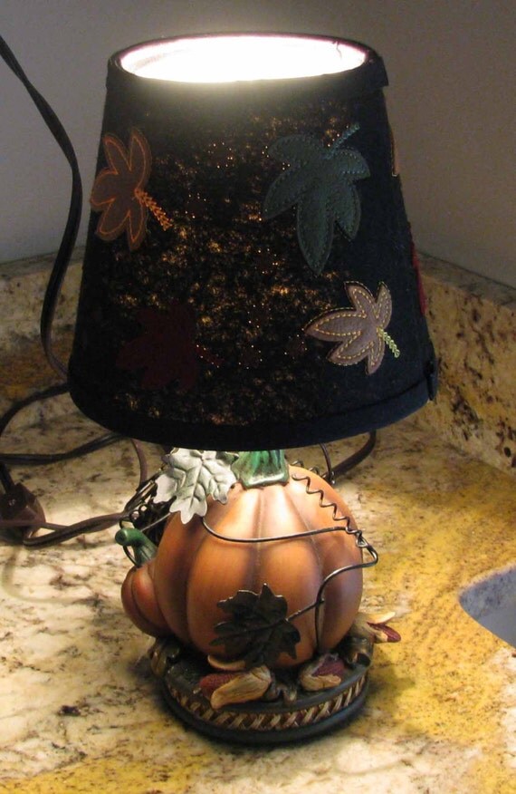 Autumn Pumpkin Very Attractive Lamp with Multi-colored Leaves Lamp Shade