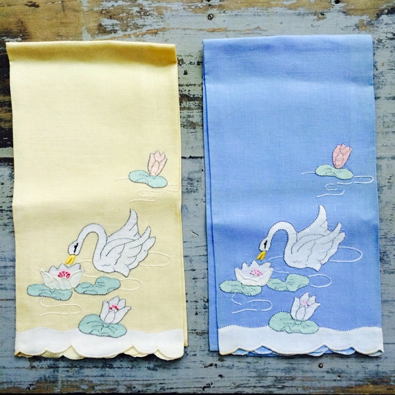 Vintage White Swan Fabric Napkins // Set of 2