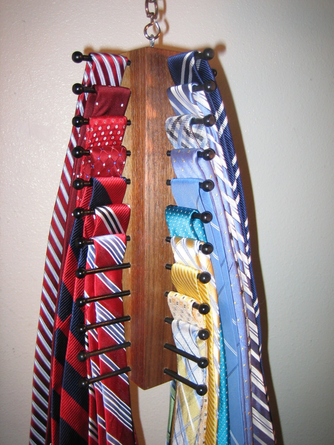 Spinning Tie Rack