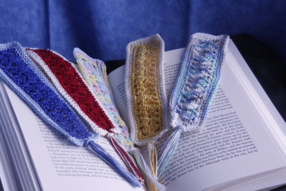 https://www.etsy.com/listing/188427828/scalloped-crocheted-bookmark-with-tassel?ref=shop_home_active_9