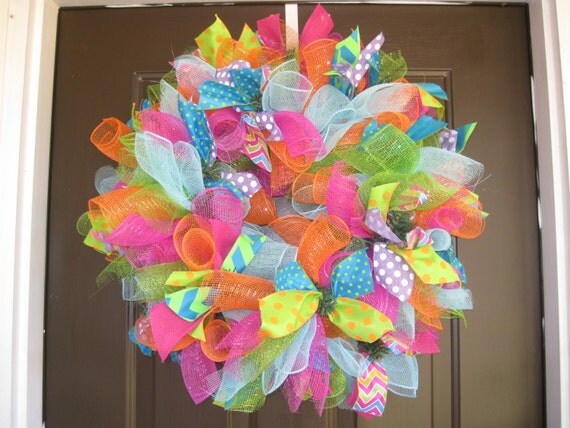 Items similar to Festive Bright curly deco mesh wreath plus ribbon on Etsy