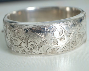 Popular items for vintage bangles on Etsy