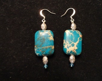 Leather and stone earrings