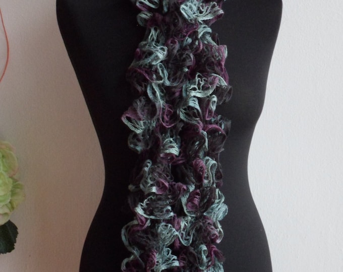 Ruffle scarf, Frilly scarf, Knitted scarf, Green scarf, Fashion scarf, Mother's Day gift, Spring Accesories, Clearance sale!!! Womens scarf