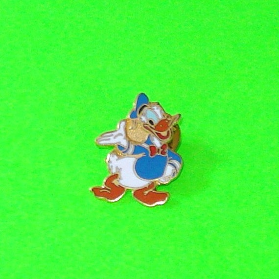 Walt Disney Donald Duck Magic Kingdom Lapel Pin by PinkSkullCA