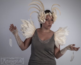 Ivory white feather epaulets feathered shoulder pads Wedding Feather shoulder piece epaulettes Wings Bridal shrug Shoulder accessory