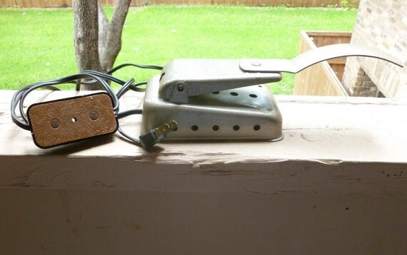 Sale-Vintage-Sewing Machine Knee Control/Pedal-Motor Light