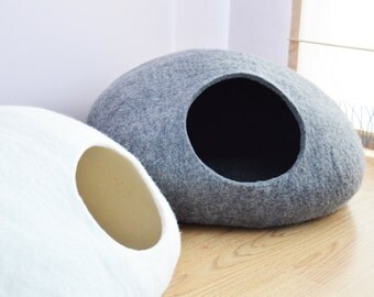 Pet bed / Cat bed / Cat cave / puppy bed / cat house / pet furniture / cat nap cocoon. Custom color felted cat bed XS, S, M, L or XL sizes