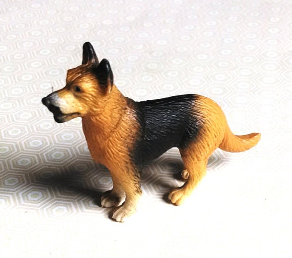 German Shepherd Figurine / Small Animals / Miniature German
