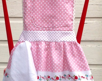 Sweet Little Girls Apron: Playtime Apron, Tea Time Apron, Girls Apron, Girls Gift Idea, Christmas Gift for Girls