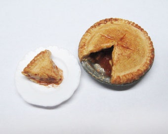 Dollhouse Miniature Apple Pie 1:12 scale