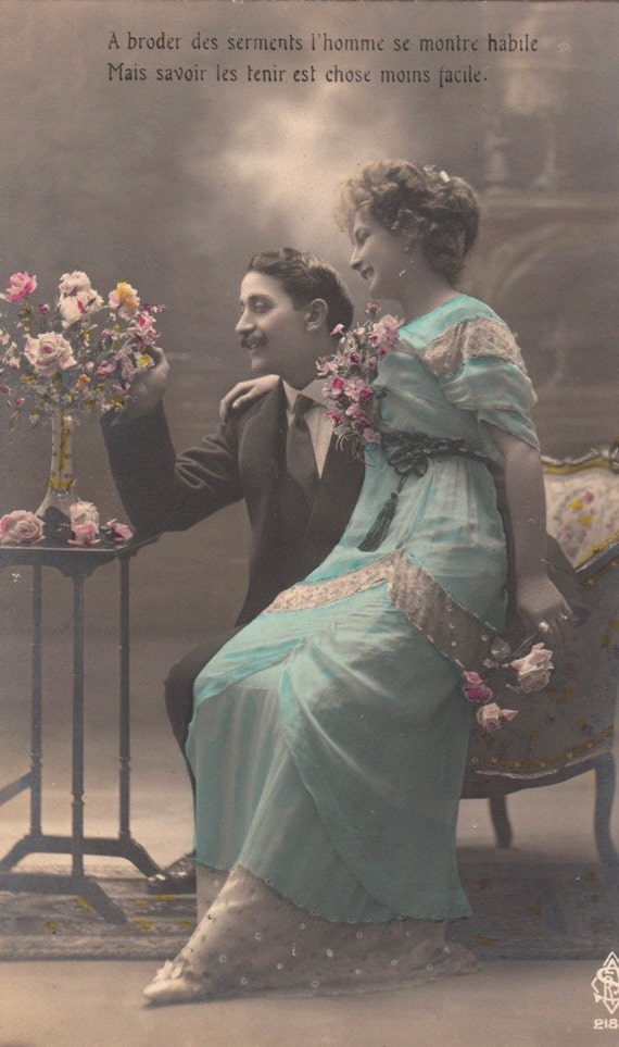 French Vintage Lovers Postcard Romantic Couple Postcard 