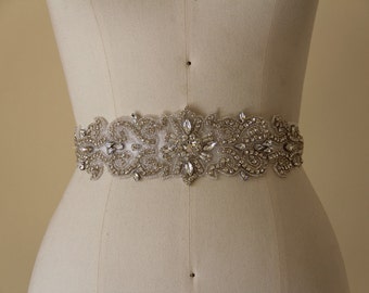 Wedding Belt, Bridal Belt, Sash Belt, Wedding Accessory made of clear crystal and Beads.