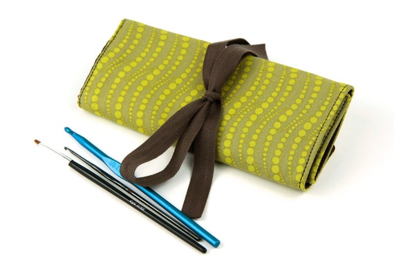 Crochet Hook Mini Case - Geisha with brown pockets