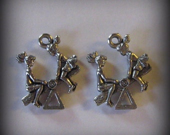 4 Silver Pewter Teeter Totter Charms (qb1)