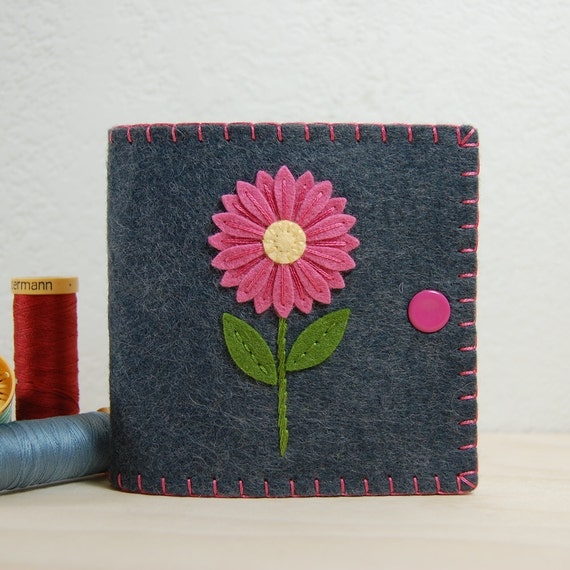 Wool Felt Needle Book   Sewing Needle Case Pink Daisy Hand