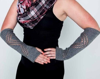 Knit Arm Warmers Gauntlets Grey Lace Gloves Fall Fashion Winter Accessories Warm Gloves Winter Gloves Driving Gloves Womens Gloves Armwarmer