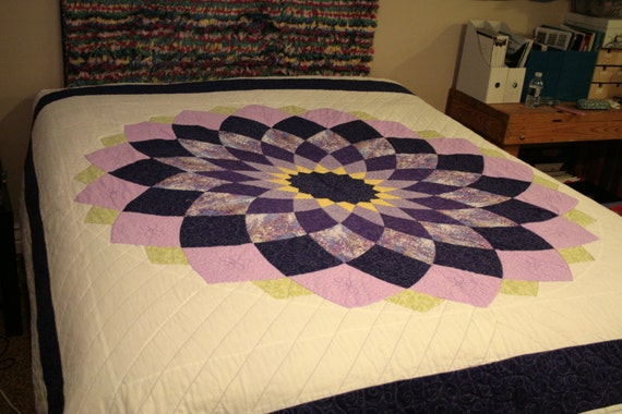 Quilt Full/Double Giant Dahlia Purple Patchwork