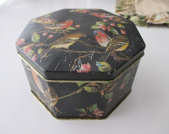 vintage floral DECORATIVE Tin- birds, hinged, made in ENGLAND